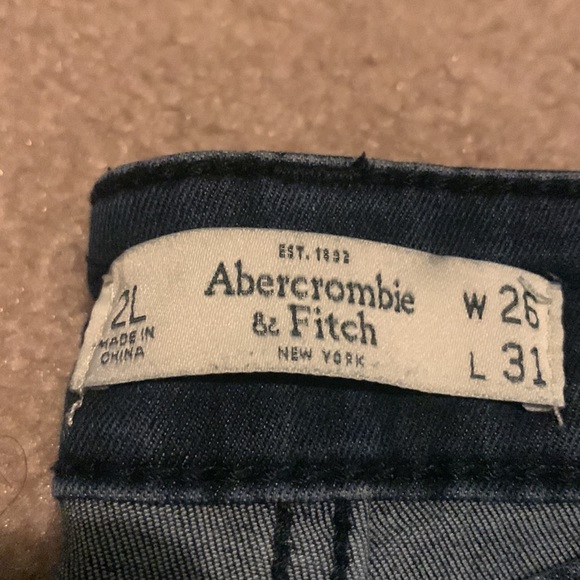 A and F great condition, long-length jeans - Picture 2 of 4
